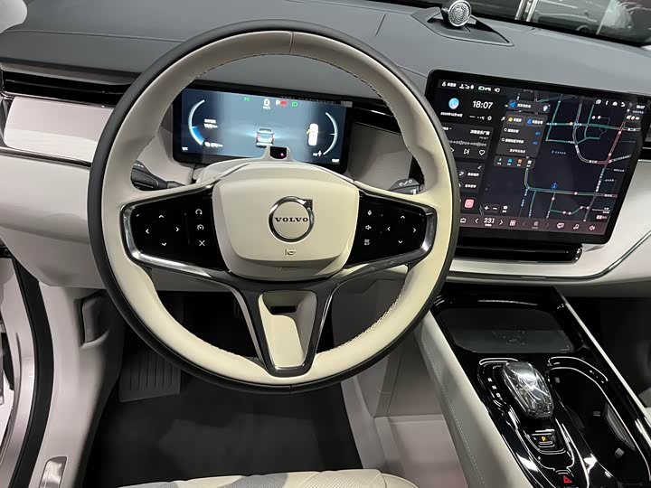 Volvo EM90 2025 2025款 Ultra 六座