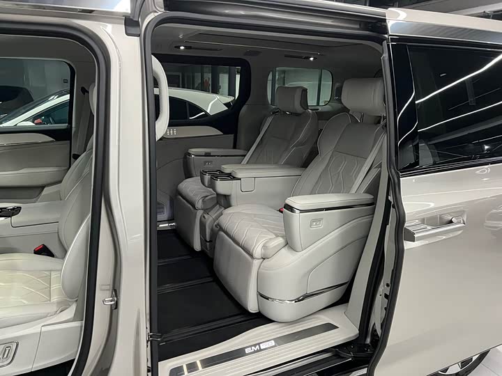 Volvo EM90 2025 2025款 Ultra 六座