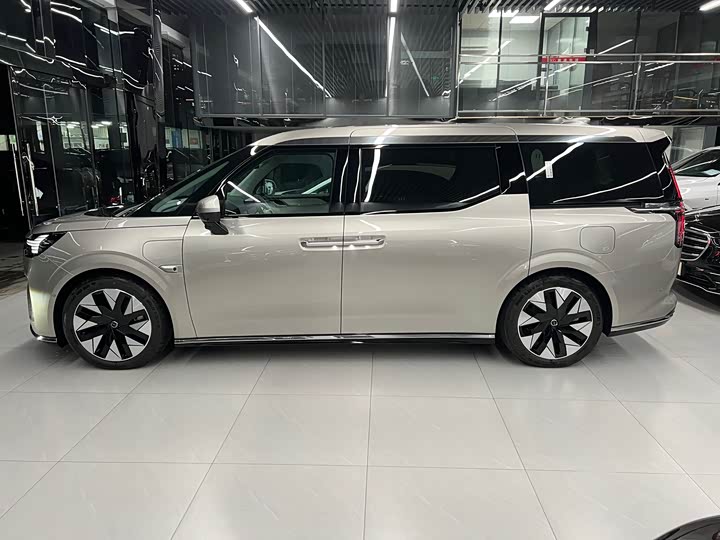 Volvo EM90 2025 2025款 Ultra 六座