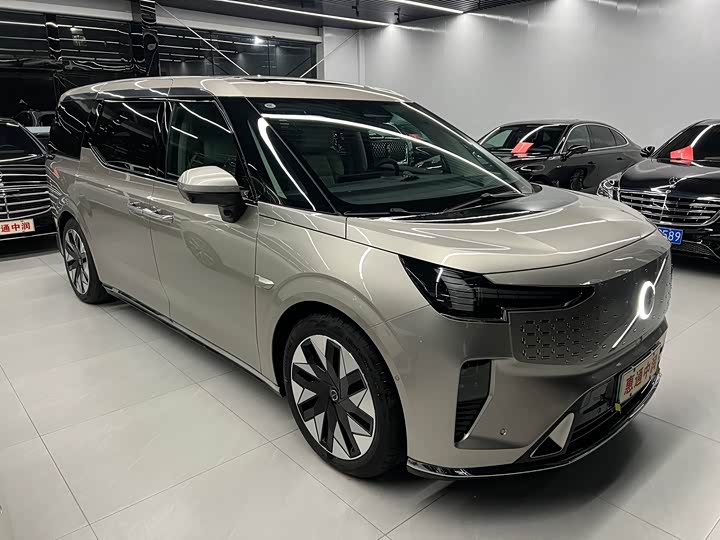 Volvo EM90 2025 2025款 Ultra 六座