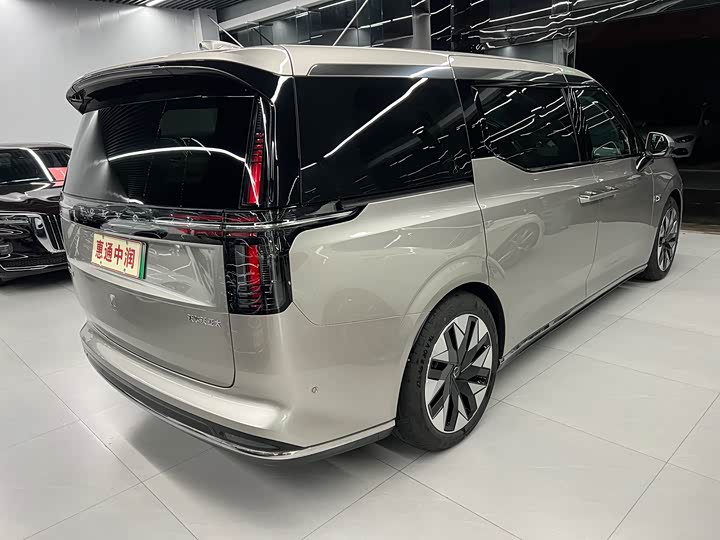 Volvo EM90 2025 2025款 Ultra 六座