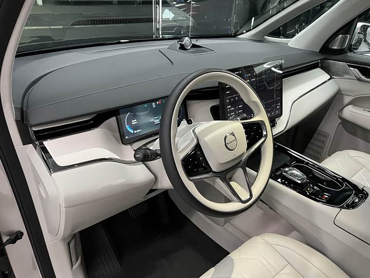 Volvo EM90 2025 2025款 Ultra 六座