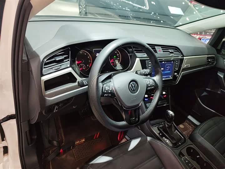 Volkswagen Touran L 2021 2021款 途安L 280TSI DSG舒适版 7座