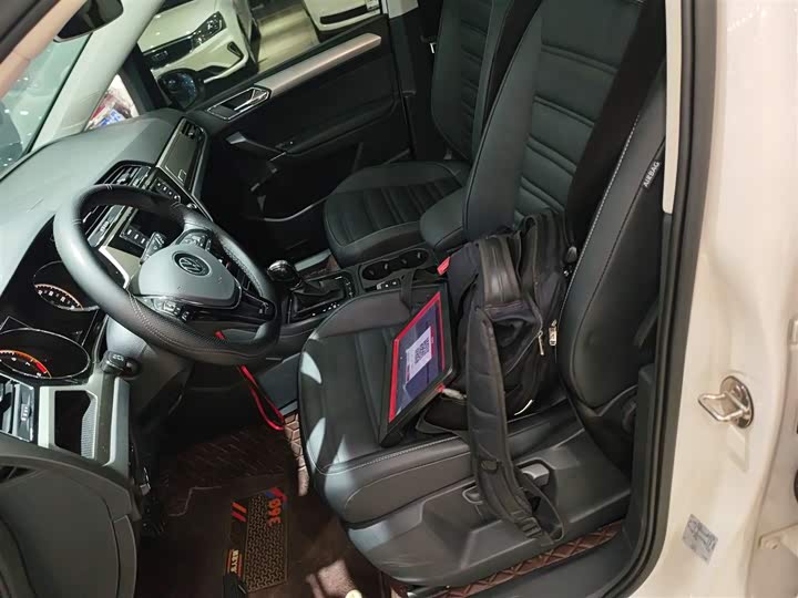 Volkswagen Touran L 2021 2021款 途安L 280TSI DSG舒适版 7座