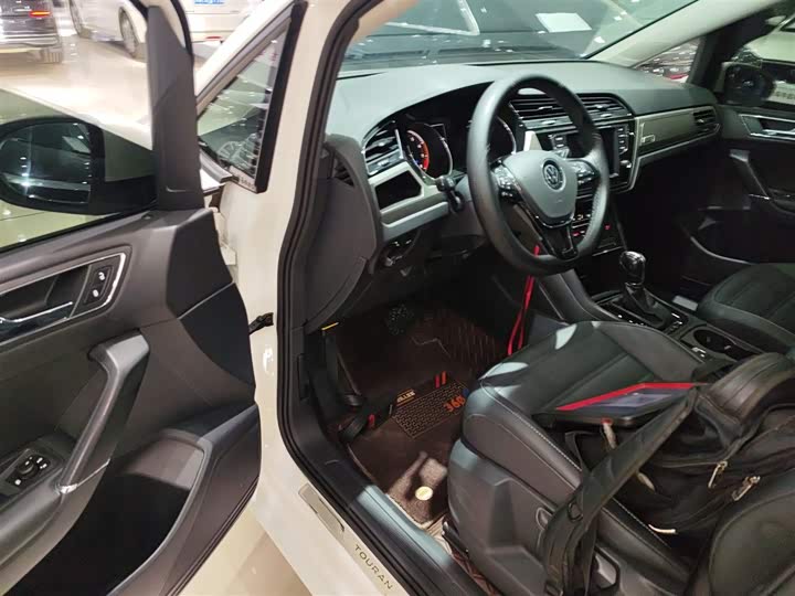 Volkswagen Touran L 2021 2021款 途安L 280TSI DSG舒适版 7座