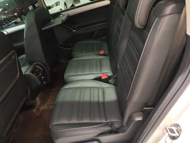 Volkswagen Touran L 2021 2021款 途安L 280TSI DSG舒适版 7座
