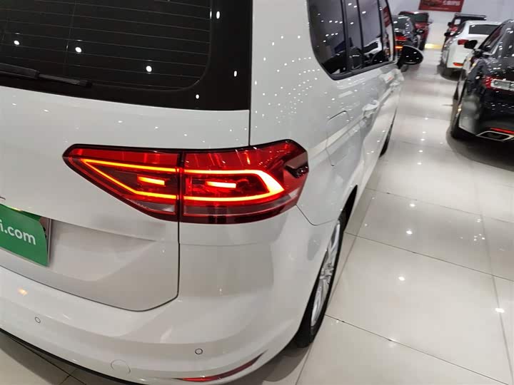Volkswagen Touran L 2021 2021款 途安L 280TSI DSG舒适版 7座
