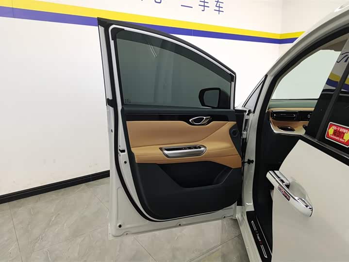 GAC Trumpchi E8 2024 2024款 荣耀系列 2.0L 荣耀版