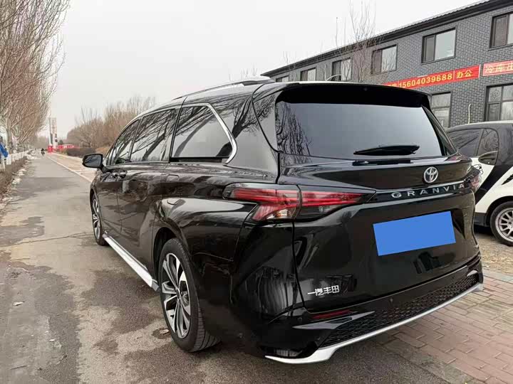 Toyota Granvia 2024 2024款 2.5L混动 尊贵PLUS版