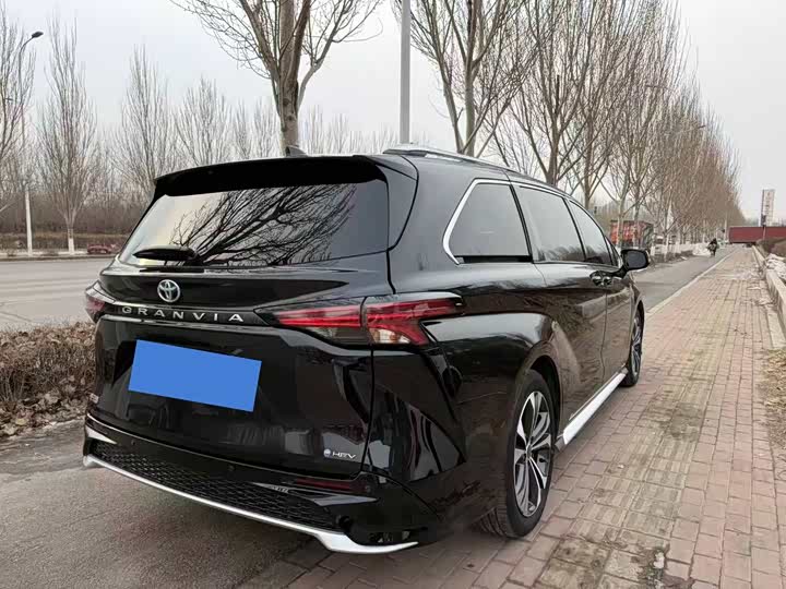 Toyota Granvia 2024 2024款 2.5L混动 尊贵PLUS版