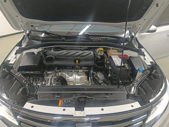 Roewe i6 2020 2020款 PLUS 1.6L CVT 4G互联荣耀旗舰版