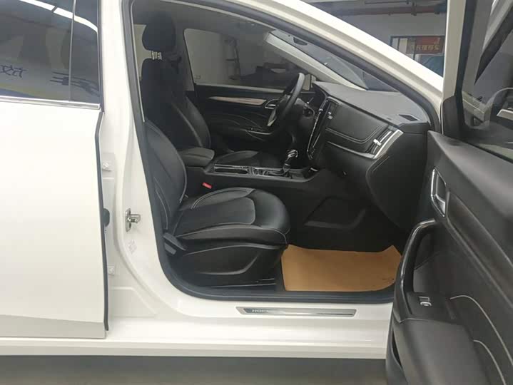 Roewe i6 2020 2020款 PLUS 1.6L CVT 4G互联荣耀旗舰版