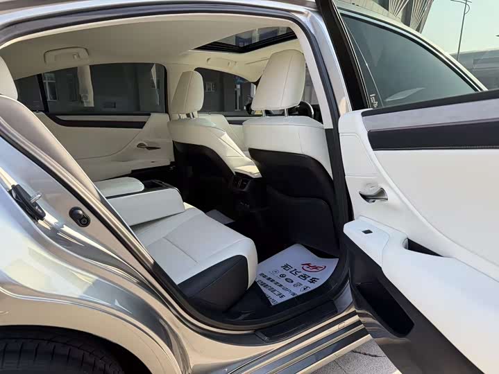 Lexus ES 2025 2025款 200 臻享版