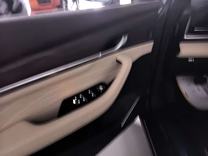 Geely Monjaro 2025 2025款 2.0TD 自动行云版