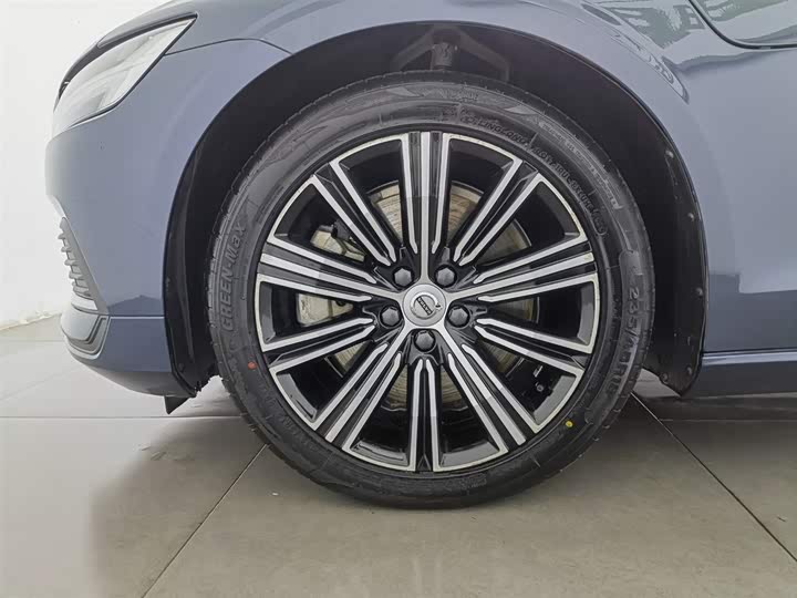 Volvo S60 Hybrid 2022 2022款 T8 E驱混动 四驱智逸豪华版