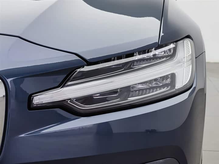 Volvo S60 Hybrid 2022 2022款 T8 E驱混动 四驱智逸豪华版