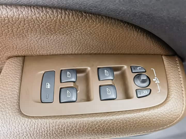 Volvo S60 Hybrid 2022 2022款 T8 E驱混动 四驱智逸豪华版