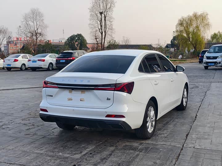Roewe i5 2023 2023款 1.5L 手动舒享版