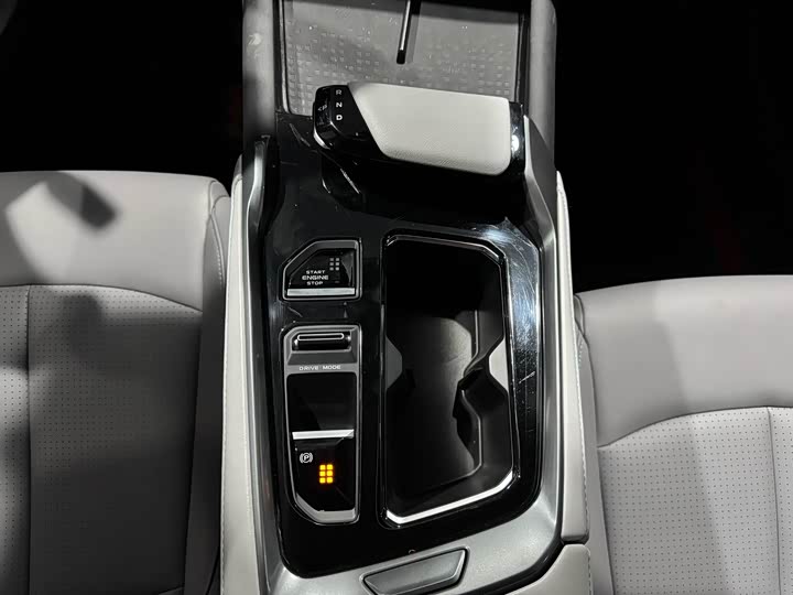 Changan UNI-T 2023 2023款 第二代 1.5T 尊贵型