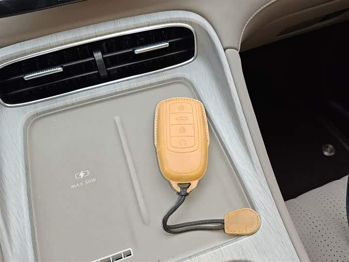 Chery Tiggo 8 Plus C-DM 2025 2025款 1.5T 116km 尊贵型 5座