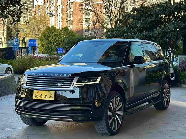 Land Rover Range Rover 2025 2025款 3.0 L6 400PS 盛世加长版
