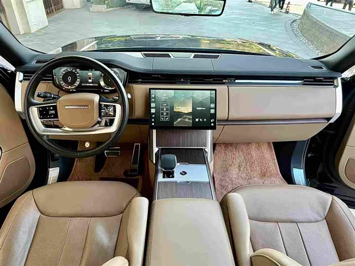 Land Rover Range Rover 2025 2025款 3.0 L6 400PS 盛世加长版
