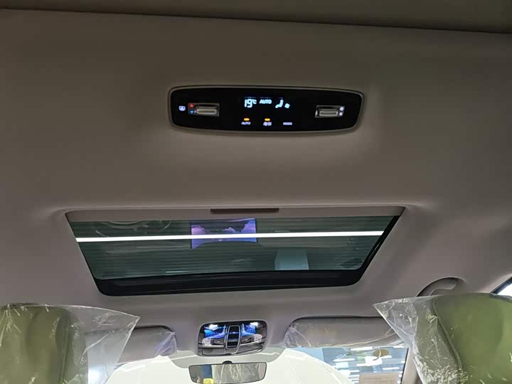 Roewe iMax 8 EV 2025 2025款 1.5T DMH 陆尊至享版