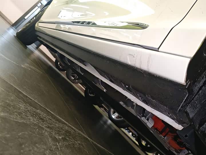 Roewe iMax 8 EV 2025 2025款 1.5T DMH 陆尊至享版