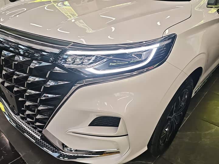 Roewe iMax 8 EV 2025 2025款 1.5T DMH 陆尊至享版