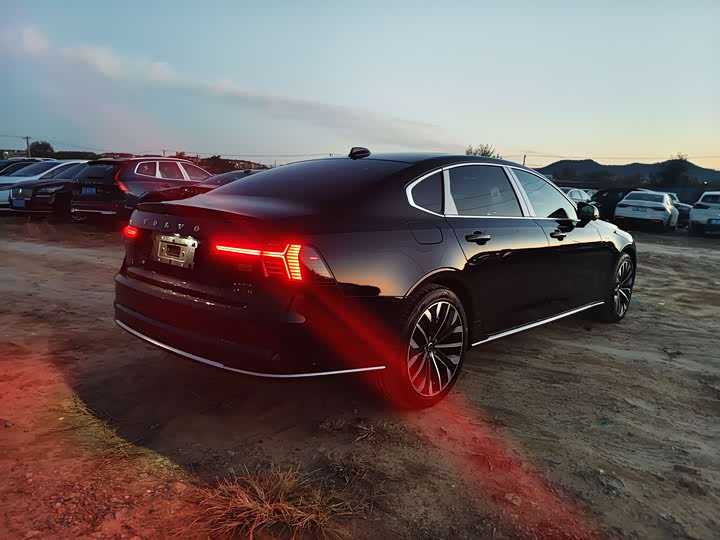 Volvo S90 2026 2026款 B5 智远豪华版