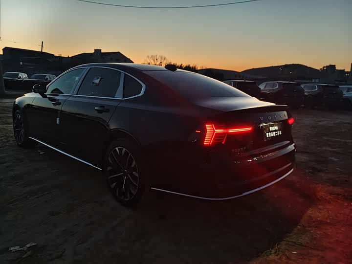 Volvo S90 2026 2026款 B5 智远豪华版