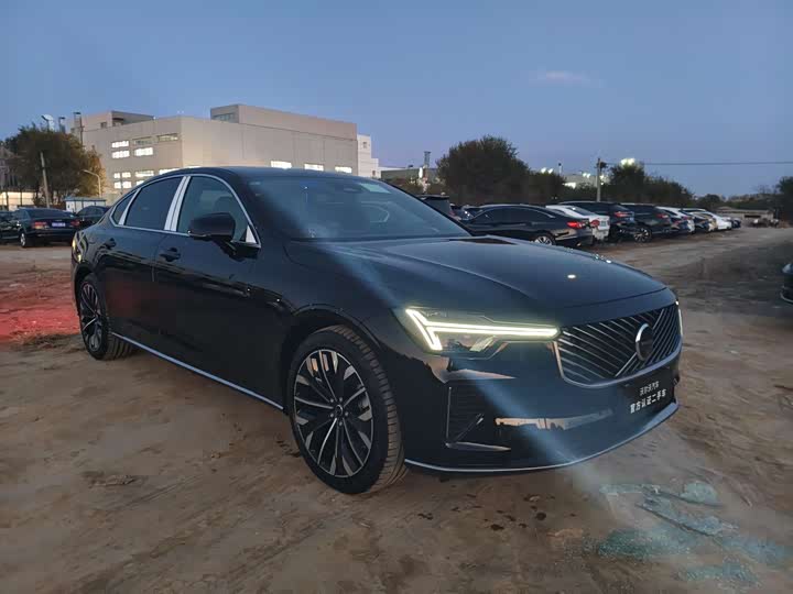 Volvo S90 2026 2026款 B5 智远豪华版