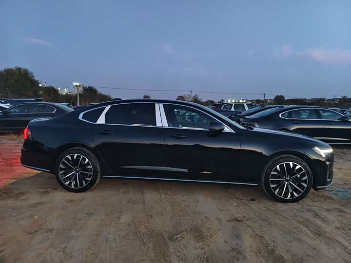 Volvo S90 2026 2026款 B5 智远豪华版
