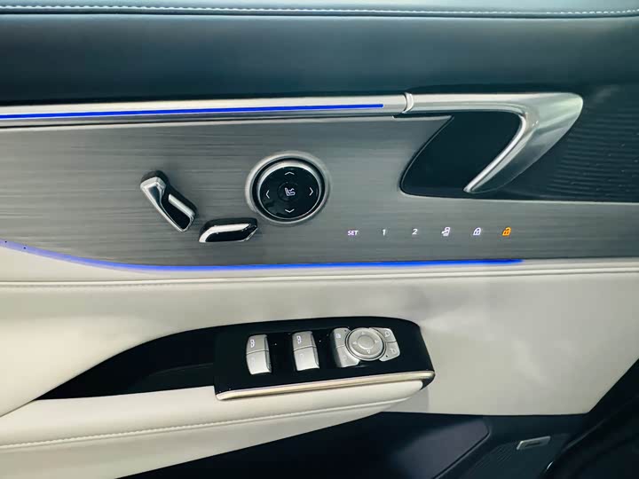 Buick GL8 Hybrid 2026 2026款 陆尊 奢享版