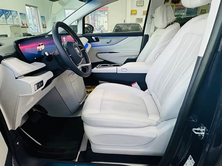 Buick GL8 Hybrid 2026 2026款 陆尊 奢享版