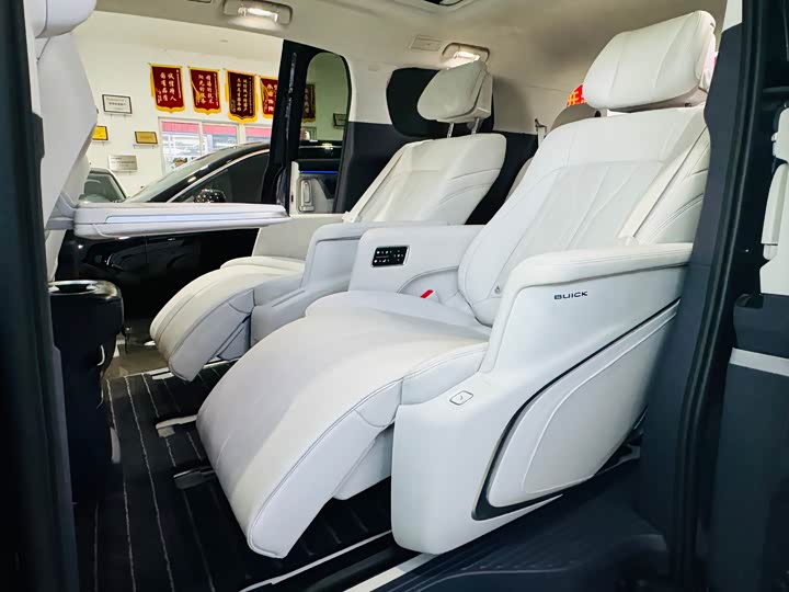 Buick GL8 Hybrid 2026 2026款 陆尊 奢享版