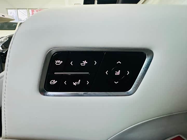 Buick GL8 Hybrid 2026 2026款 陆尊 奢享版