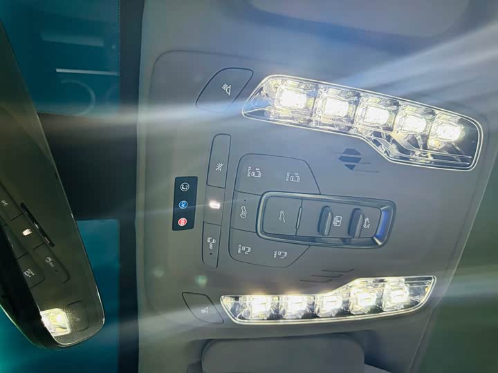 Buick GL8 Hybrid 2026 2026款 陆尊 奢享版