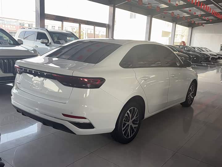 Geely Emgrand 2025 2025款 第4代 1.5L CVT龙腾版