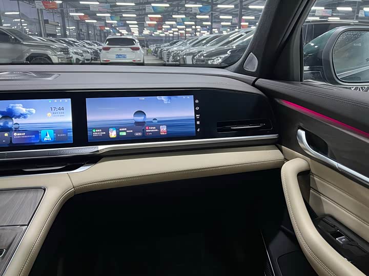 Geely Monjaro 2025 2025款 东方曜 2.0TD 自动四驱望月版