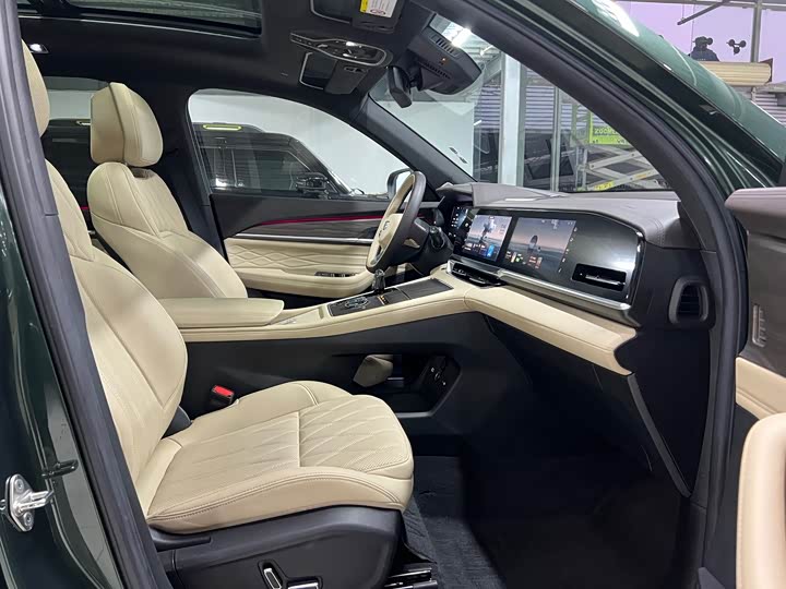 Geely Monjaro 2025 2025款 东方曜 2.0TD 自动四驱望月版