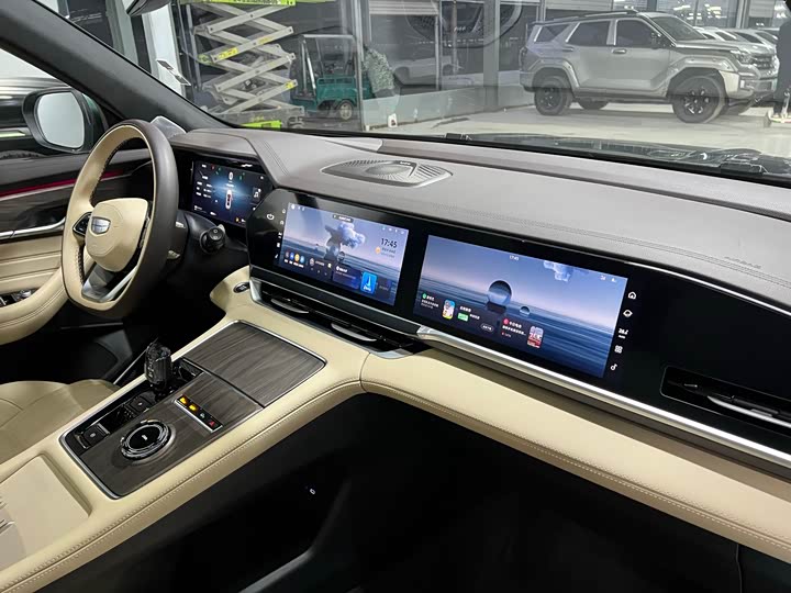 Geely Monjaro 2025 2025款 东方曜 2.0TD 自动四驱望月版