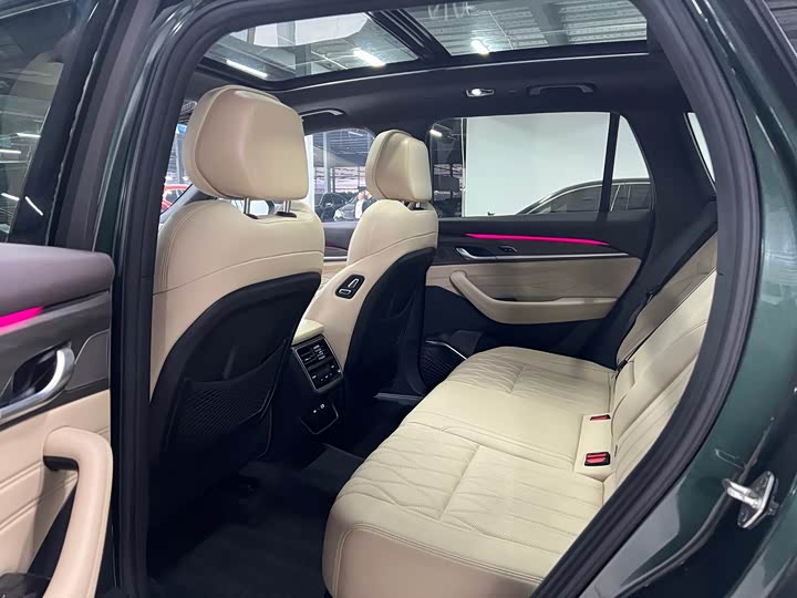 Geely Monjaro 2025 2025款 东方曜 2.0TD 自动四驱望月版