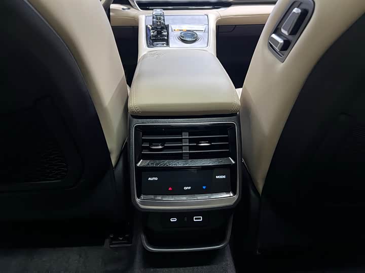 Geely Monjaro 2025 2025款 东方曜 2.0TD 自动四驱望月版