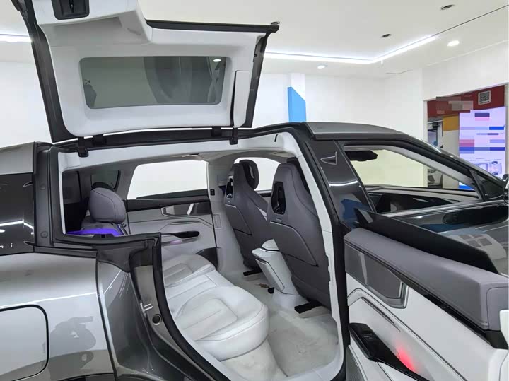 HiPhi Y 2023 2023款 560km 精英版