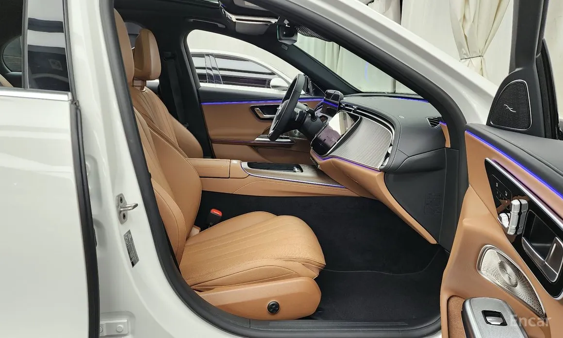 Mercedes-Benz E-Class 2024 E300 4MATIC Exclusive
