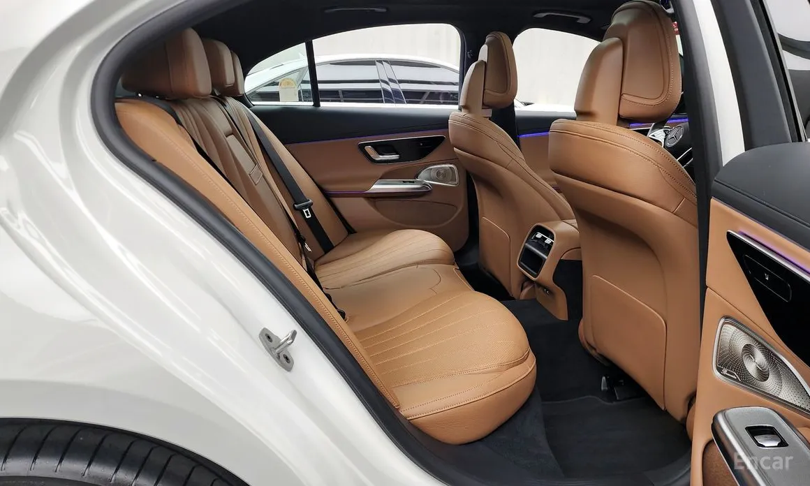 Mercedes-Benz E-Class 2024 E300 4MATIC Exclusive