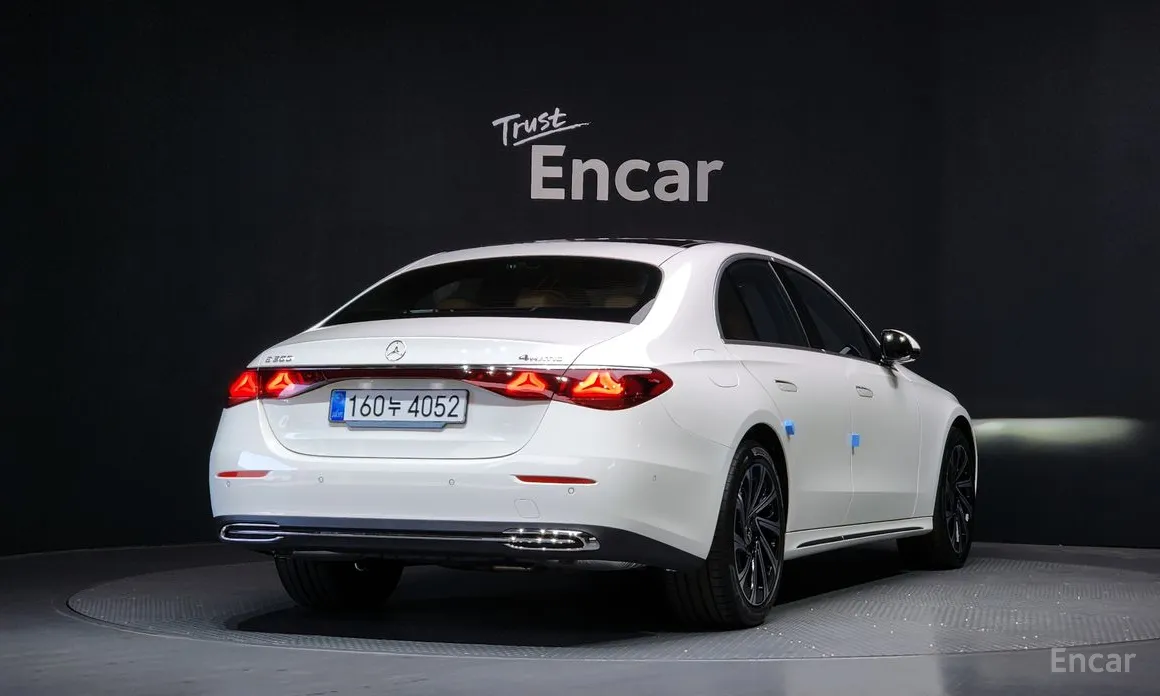 Mercedes-Benz E-Class 2024 E300 4MATIC Exclusive