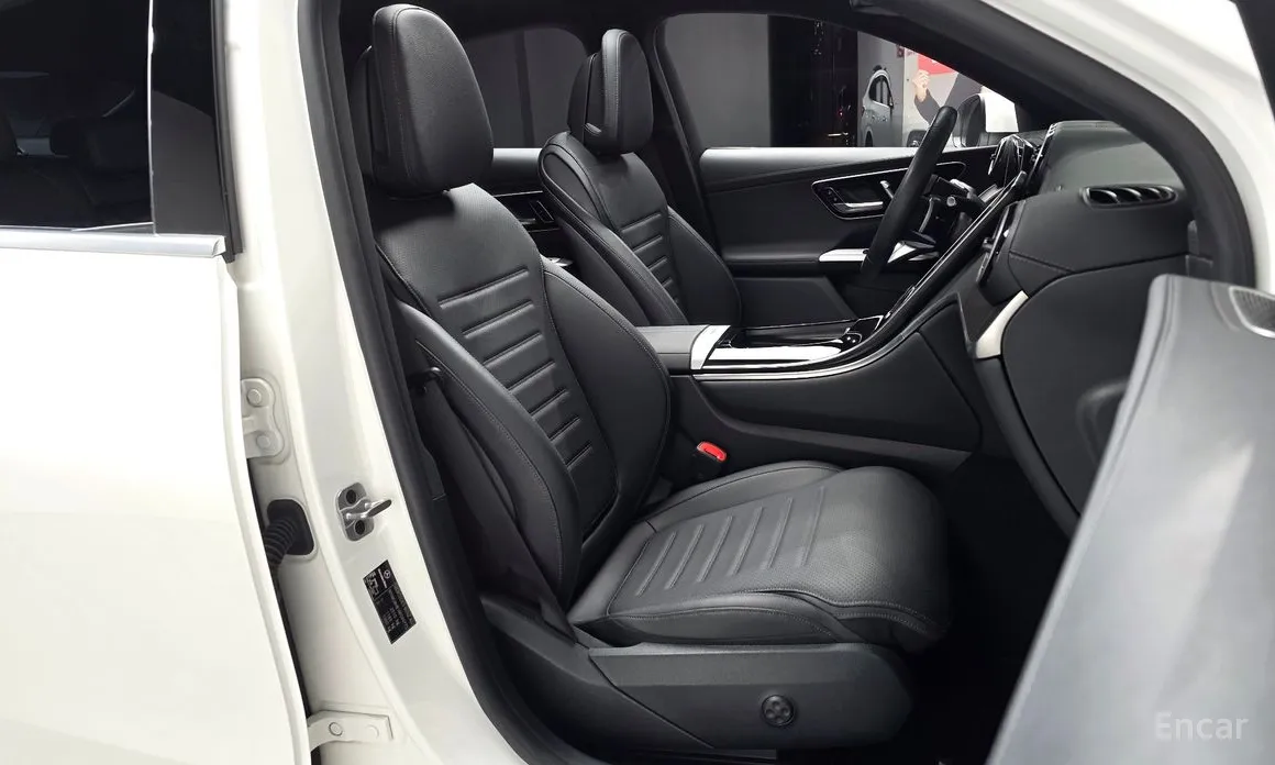 Mercedes-Benz GLC-Class 2023 GLC300 4MATIC Coupe