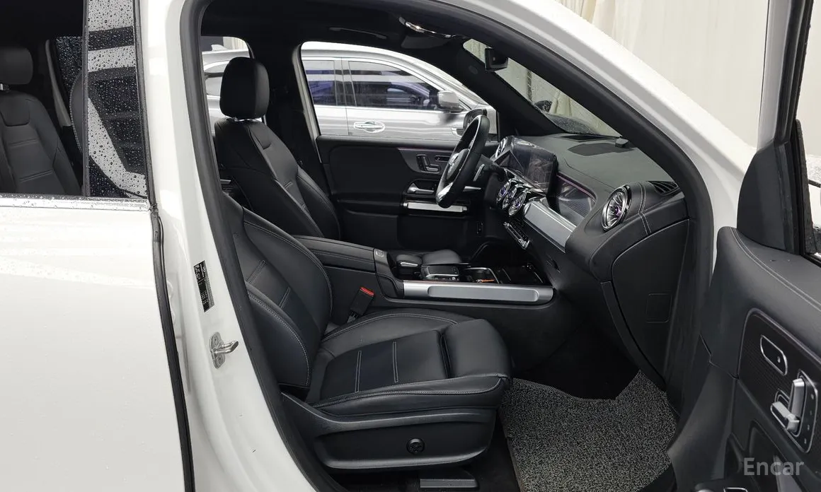 Mercedes-Benz EQB 2022 EQB300 4MATIC AMG Line